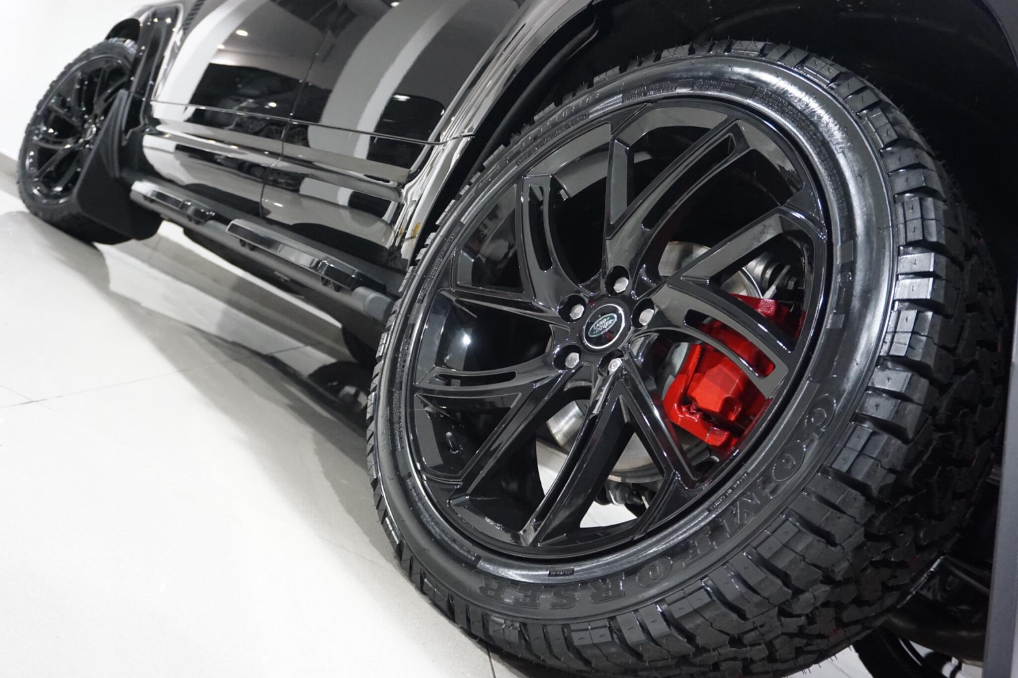 Land Rover Defender 110 3.0 D300 MHEV X-Dynamic HSE Auto 4WD Euro 6 (s/s) 5dr